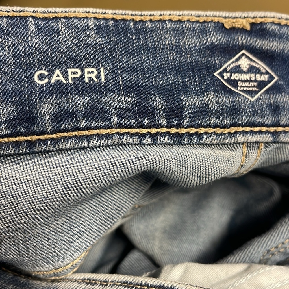 St John’s Bay Secretly Slender Capri Jean Size 24W NWT - Picture 7 of 12